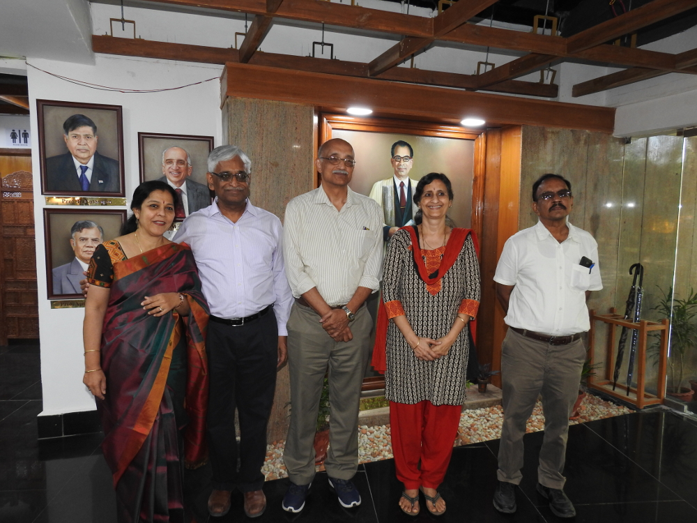 from left: Mrs. Kalapana Mohan, Dr. C. Mohan (Distinguished Alumni Awardee of IIT Madras), Prof. R. Nagarajan, Mrs. Usha Nagarajan, Mr. Kumaran Sathasivam.
