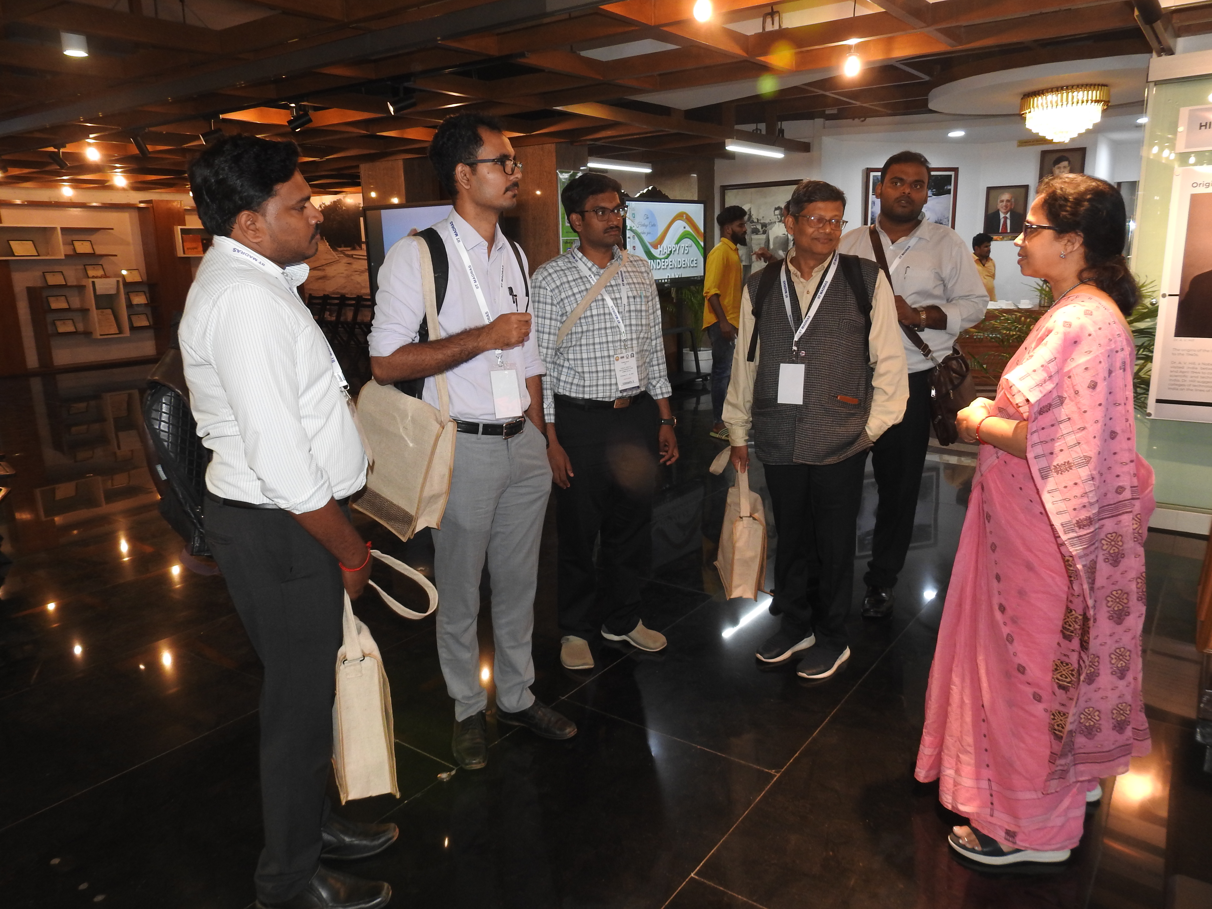 Mrs. Mamata Dash (Senior Project Officer of the Heritage Centre) explains the history of IIT Madras