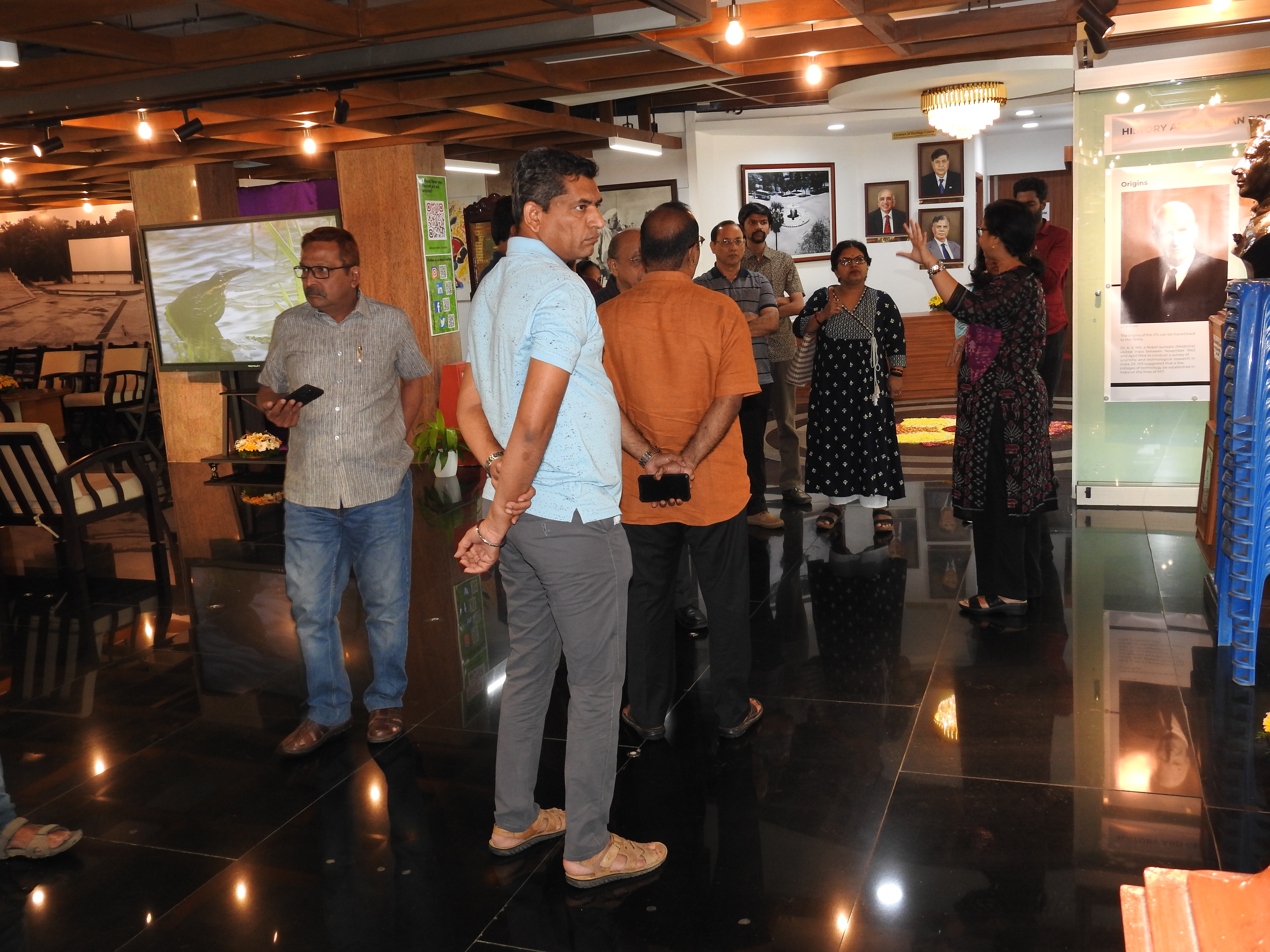 Ms. Mamata Dash (Senior Project Officer, Heritage Centre) explains about the exhibition to the visitors  