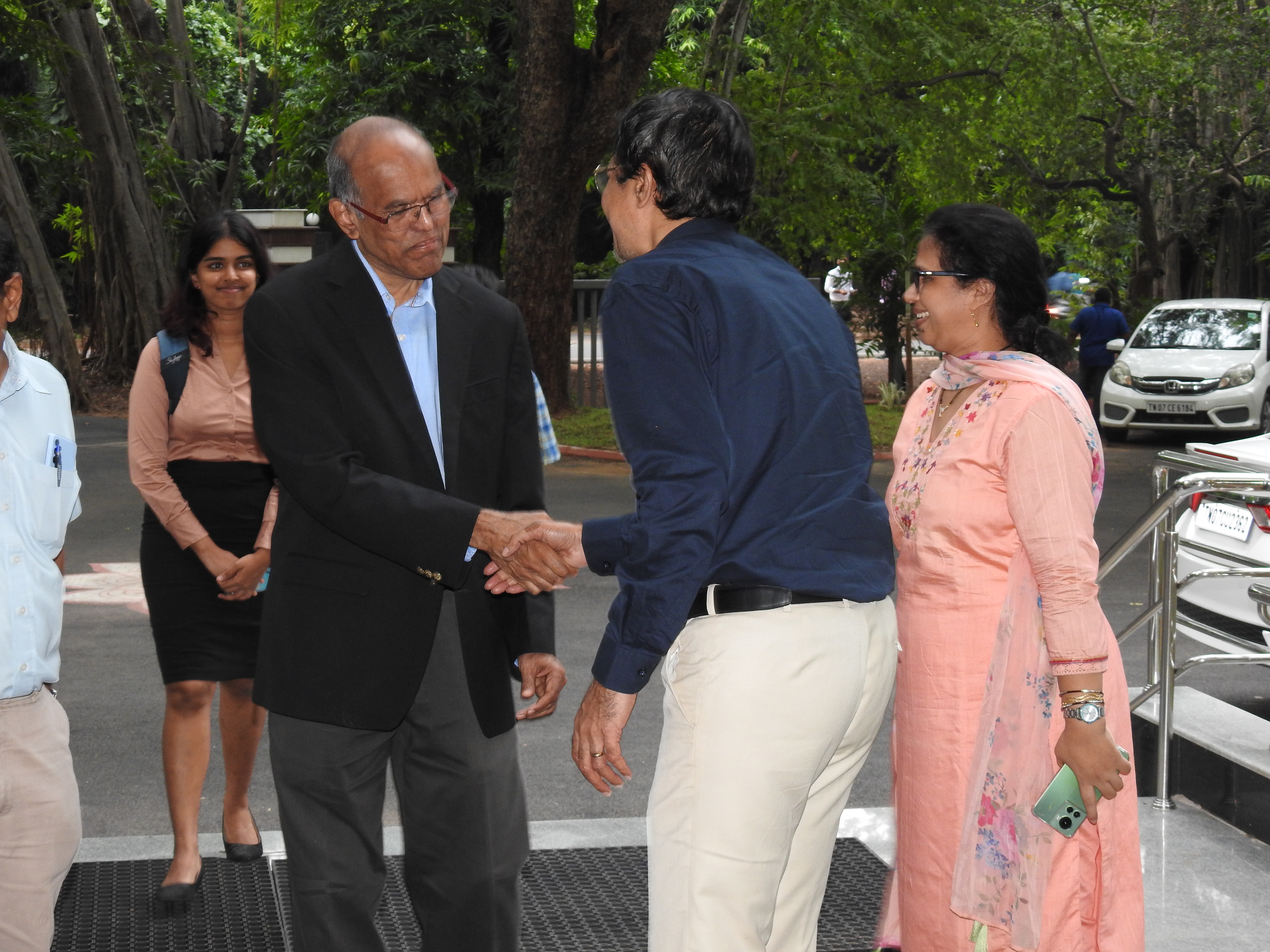 Dr. D. Subbarao is welcomed by Prof. V. Kamakoti (Director) at the Heritage Centre