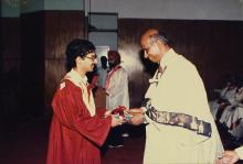 Dr. V. S. Arunachalam presents a degree to a graduand during the 25th Convocation, 1988