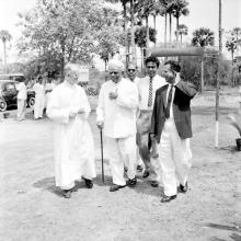 Distinguished guests share a moment at the inauguration of Vanavani School, 1963