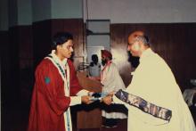 Dr. V. S. Arunachalam presents a degree to a graduand during the 25th Convocation, 1988
