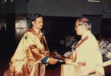 Prof. L. S. Srinath presents a degree to a graduand, 1988