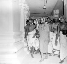 Puduperiyavar at Jalakanteshwara Temple, 1965