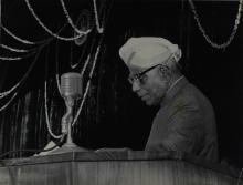 Dr. A. L. Mudaliar addresses the audience, 1962