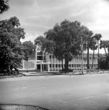 A view of the Central Library on Delhi Avenue, 1967