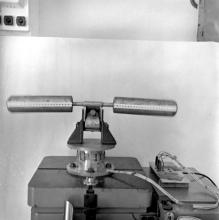 Vibration test for 4-R Stockbridge damper