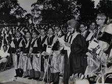 Graduands read out the pledge during the fourth convocation, 1967