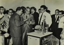 The participants of the Short Term Course in High Vacuum Technology examine and discuss equipment 