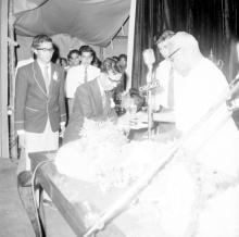 Dr. P. Subbarayan gives away prize to Mr. T. S. Ananthu