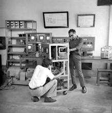Students operating apparatus