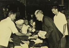 Dr. A. L. Mudaliar gives away the prize for the best garden to Dr. E. Hohmann, 1966