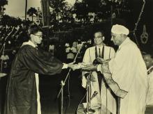 Mr. V. Srinivasan receives the President's Prize from Sir C. V. Raman
