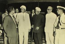 The distinguished guests in conversation (after the convocation)