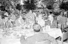 Mrs. Shanthi Sengupto converses with the German delegates who were present at the high tea ceremony that was thrown in honour of Mr. Hans Lenz’s visit to IIT Madras