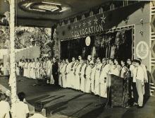 The dignitaries of the seventh convocation stand for the invocation