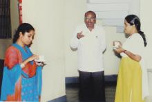 Participants having refreshments during the 4th Hindi Workshop, 2006