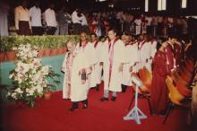 The academic procession enters the convocation hall, 1994
