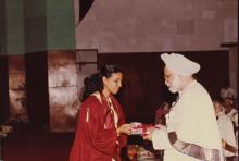 Dr. Manmohan Singh presents a degree to a graduand, 1994