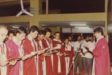 The graduating students take the Institute pledge at the 31st Convocation, 1994