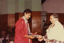 Mr. Arif Mohammed Khan presents a degree to a graduand at the 27th Convocation, 1990
