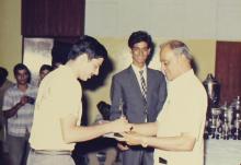 Prof. L. S. Srinath presents an award at the 29th Institute Day, 1988