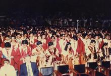 Graduands take the Institute pledge during the 25th Convocation, 1988