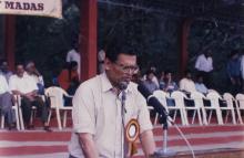 Prof. B. Viswanathan addresses the audience at the 35th Inter-IIT Sports Meet, 1999