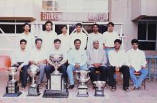 Outside the Student Activities Centre with the General Championship trophy, 1999