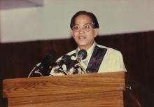 Mr. K. L. Chugh, Chairman of ITC Limited, Calcutta, presents the convocation address during the 30th Convocation, 1993
