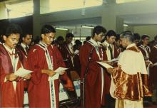 Graduands take the Institute pledge during the 30th Convocation, 1993