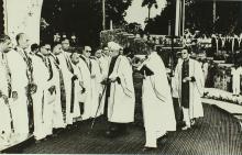 Dr. A. L. Mudaliar and Dr. Vikram A. Sarabhai arrive on the dais, 1968