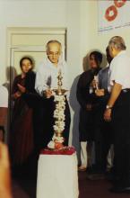 Director M. S. Ananth lights the kuthu vilakku, Saarang 2005