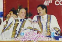 Dr. Krishnaswamy Kasturirangan and Dr. V. S. Ramachandran in conversation at the 41st convocation, 2004