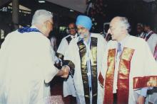 The distinguished guests and faculty interact at the 42nd Convocation, 2005