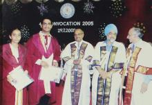 The distinguished guests pose with graduates for a photograph, 42nd Convocation (2005)