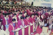 The graduates recite the graduates' oath at the 42nd Convocation, 2005