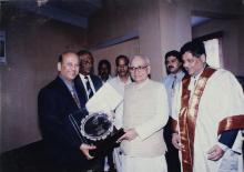 The distinguished guests pose for a photograph at the 35th Convocation, 1998