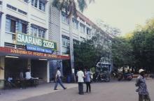 The Central Lecture Theatre building adorned with Saarang 2000 and welcome banners