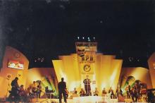 S. P. Balasubrahmanyam performing during the Popular Night programme at Saarang 2000