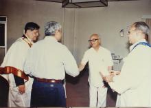 Dr. Gururaj Deshpande and Prof. P. V. Indiresan shake hands, Special Convocation (2001)