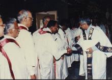 Dr. Gururaj Deshpande interacts with faculty members at the Special Convocation (2001)
