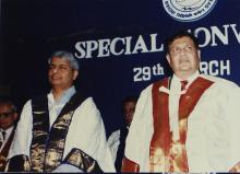 Dr. Gururaj Deshpande and Prof. R. Natarajan on the dais at the Special Convocation (2001)