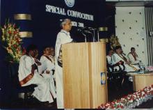 Dr. Gururaj Deshpande addresses the audience, Special Convocation (2001)