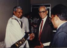 Dr. Gururaj Deshpande and Prof. C. R. Muthukrishnan shake hands, Special Convocation (2001)