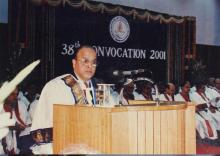 Mr. Krishnaswamy Kasturirangan addresses the audience, 38th Convocation (2001)