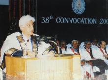 Mr. Azim Premji addresses the audience during the 38th Convocation (2001)