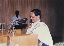 Dr. K. Anji Reddy delivers the convocation address during the 39th Convocation, 2002