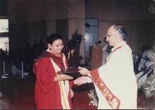 Prof. M. S. Ananth awards a degree to a student at the 39th Convocation, 2002